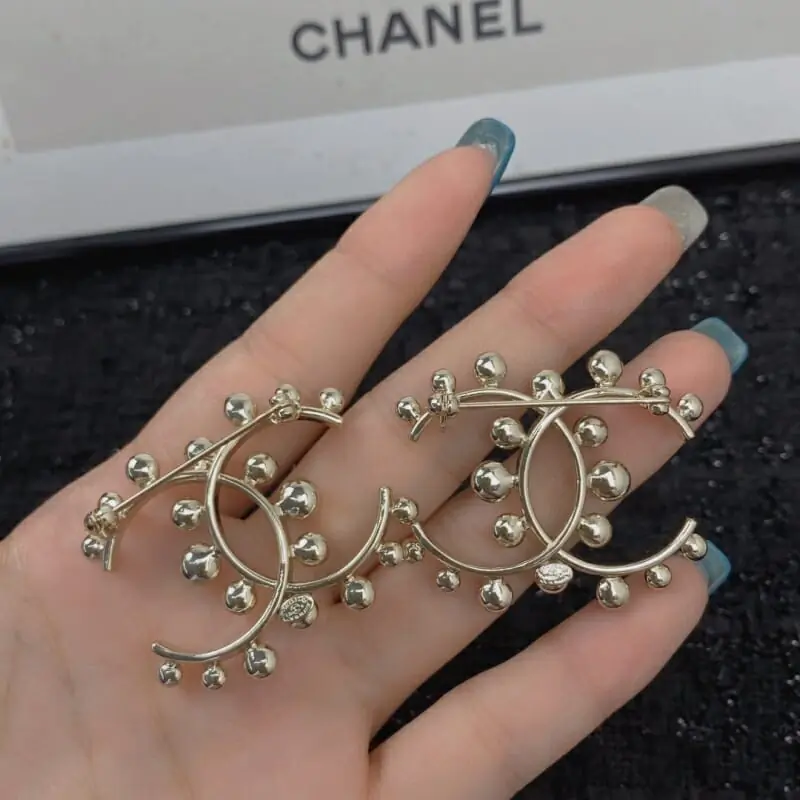 chanel brooches pour femme s_12147044